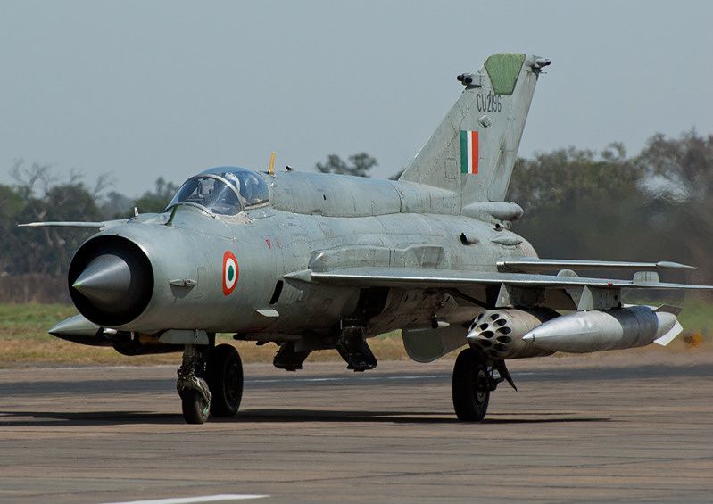 http://a141.idata.over-blog.com/0/58/27/97/T50/indian-air-force-Mikoyan-Gurevich-MiG-21-fighter-jet-aircra.jpg